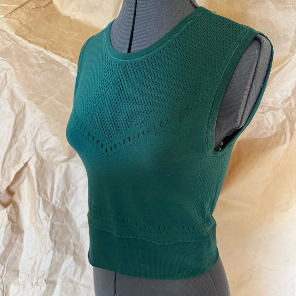 Athleta laser cut crop top